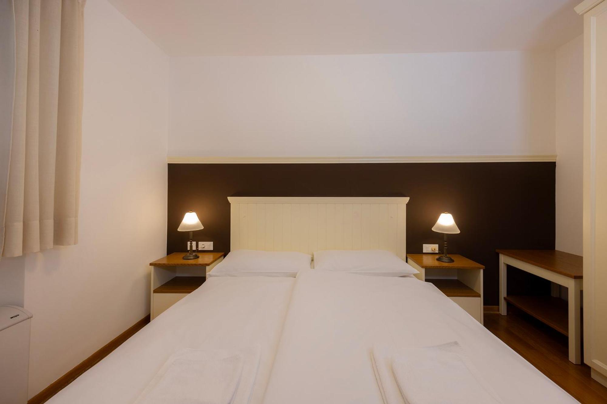 Lakeside Apartments بليد الغرفة الصورة