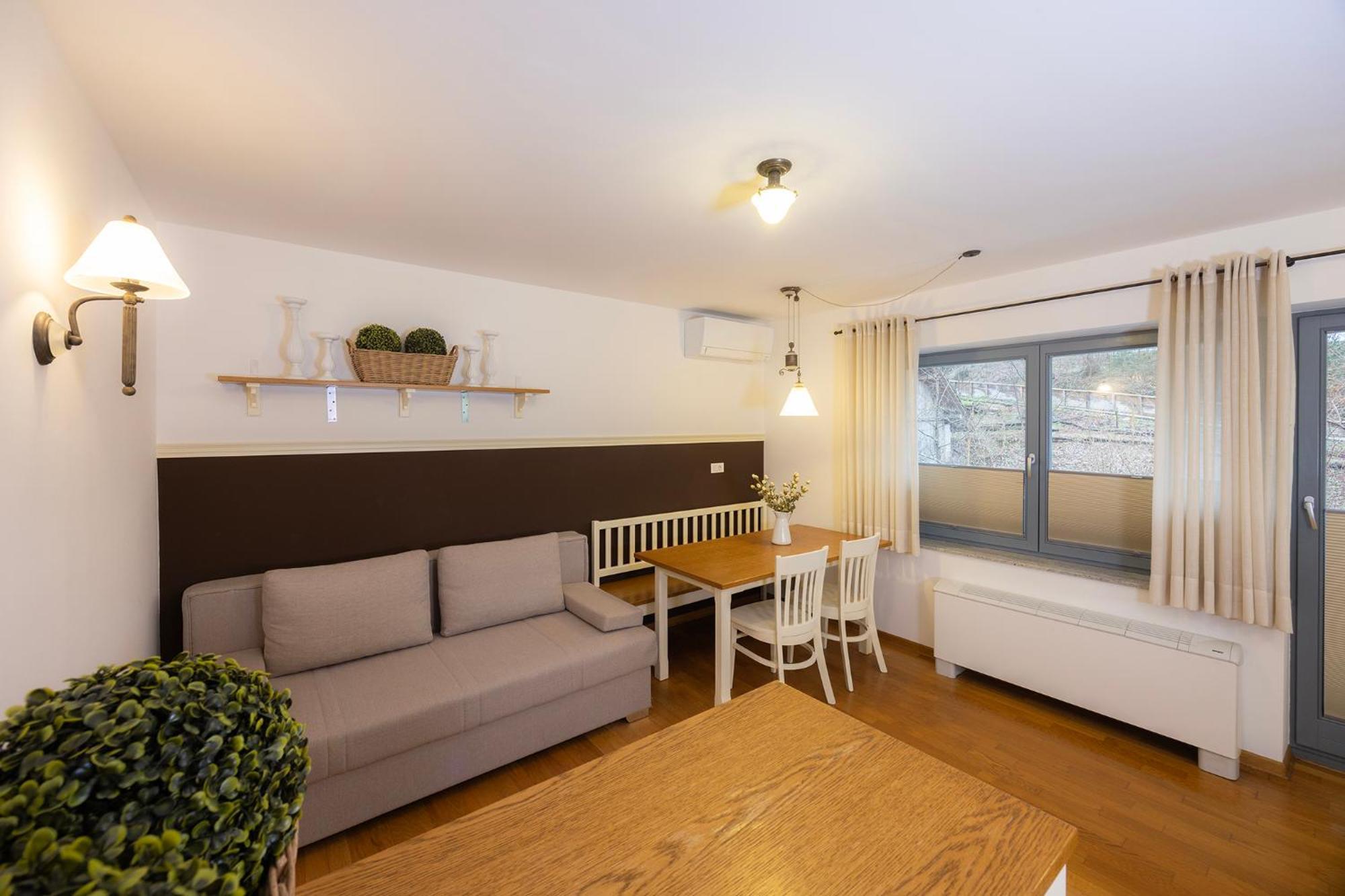Lakeside Apartments بليد المظهر الخارجي الصورة