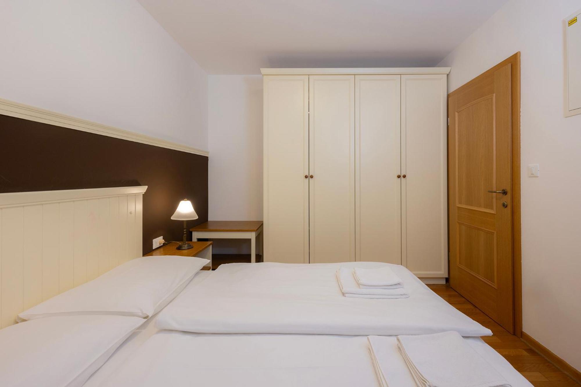 Lakeside Apartments بليد الغرفة الصورة