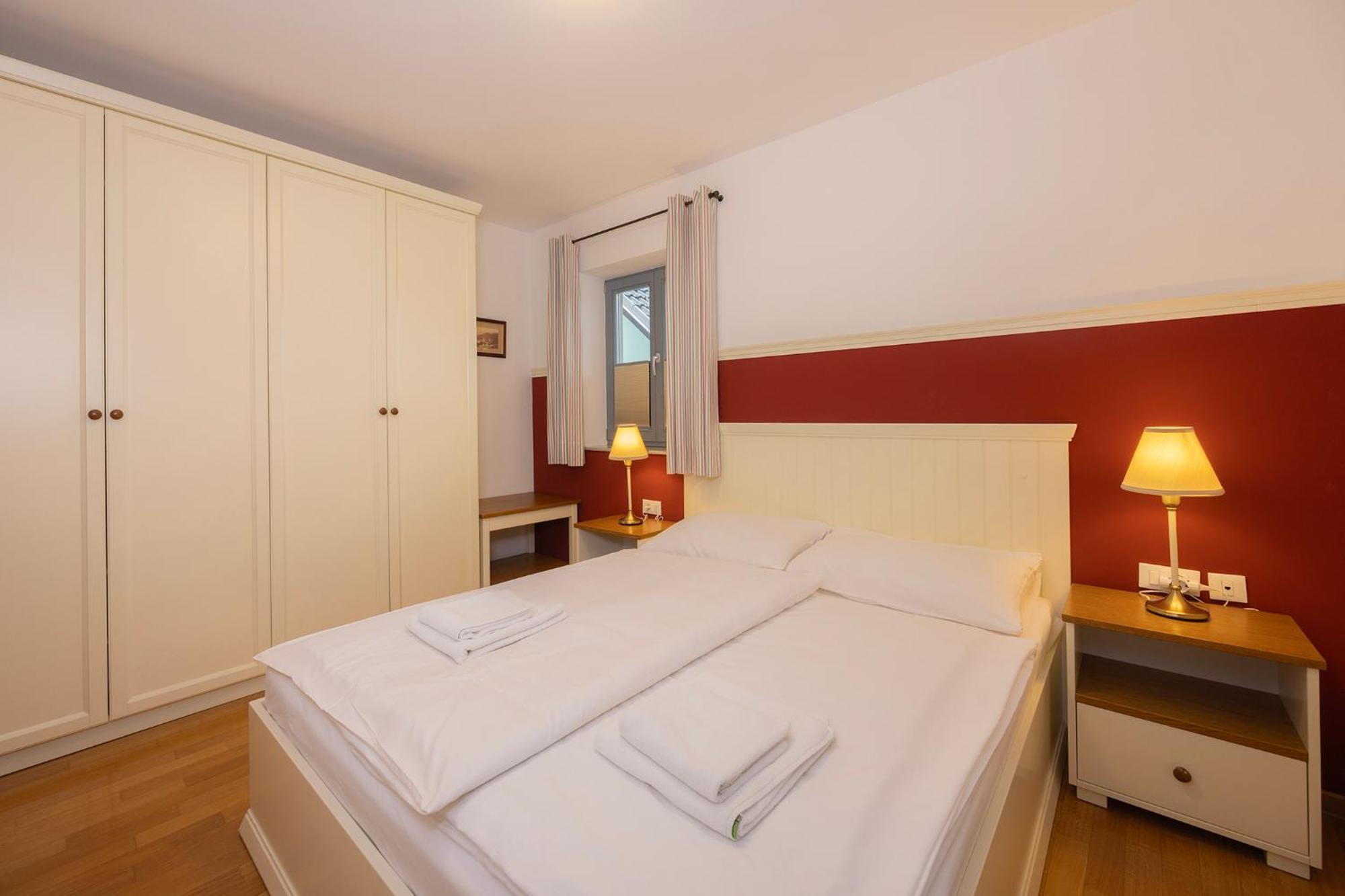 Lakeside Apartments بليد المظهر الخارجي الصورة