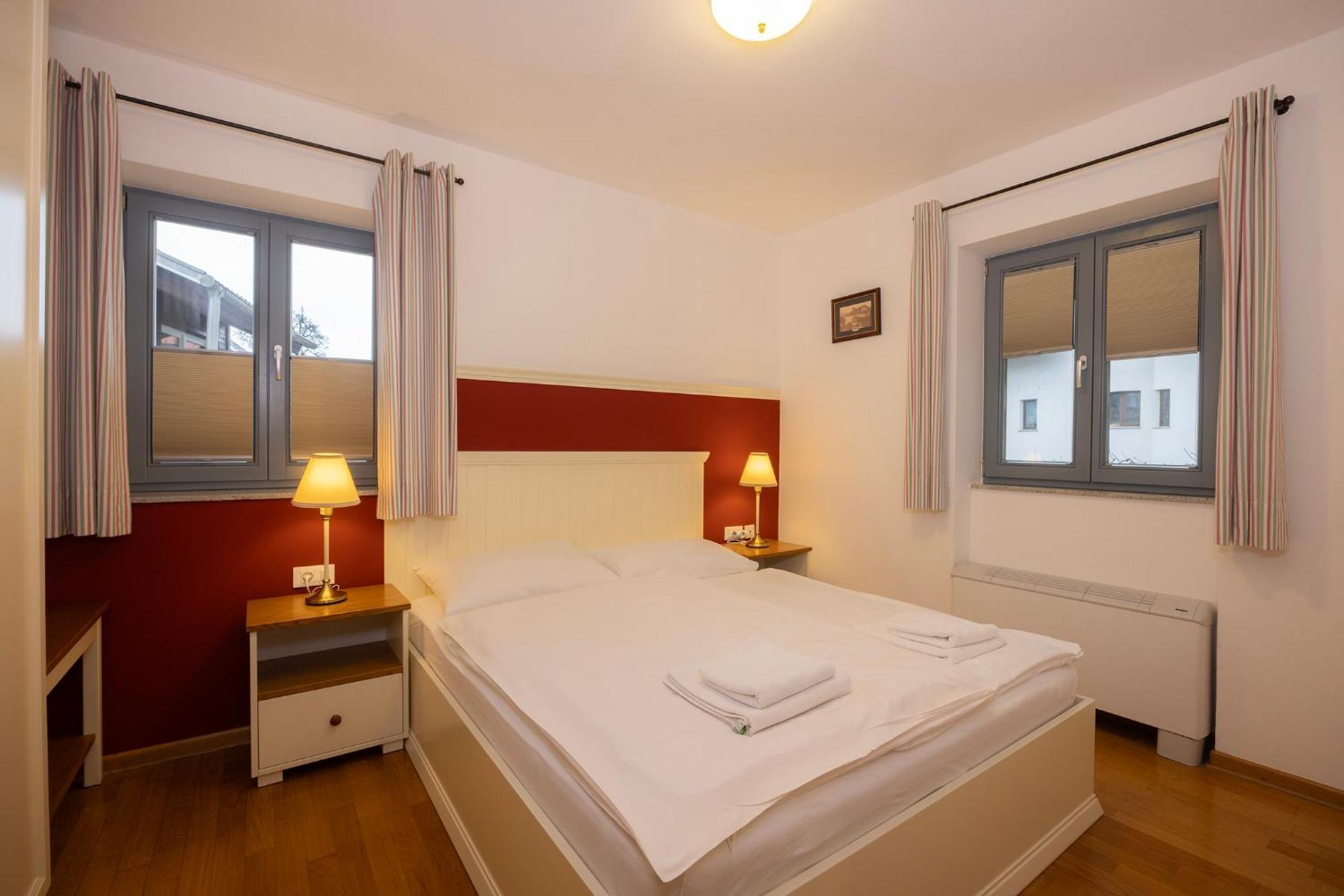 Lakeside Apartments بليد الغرفة الصورة