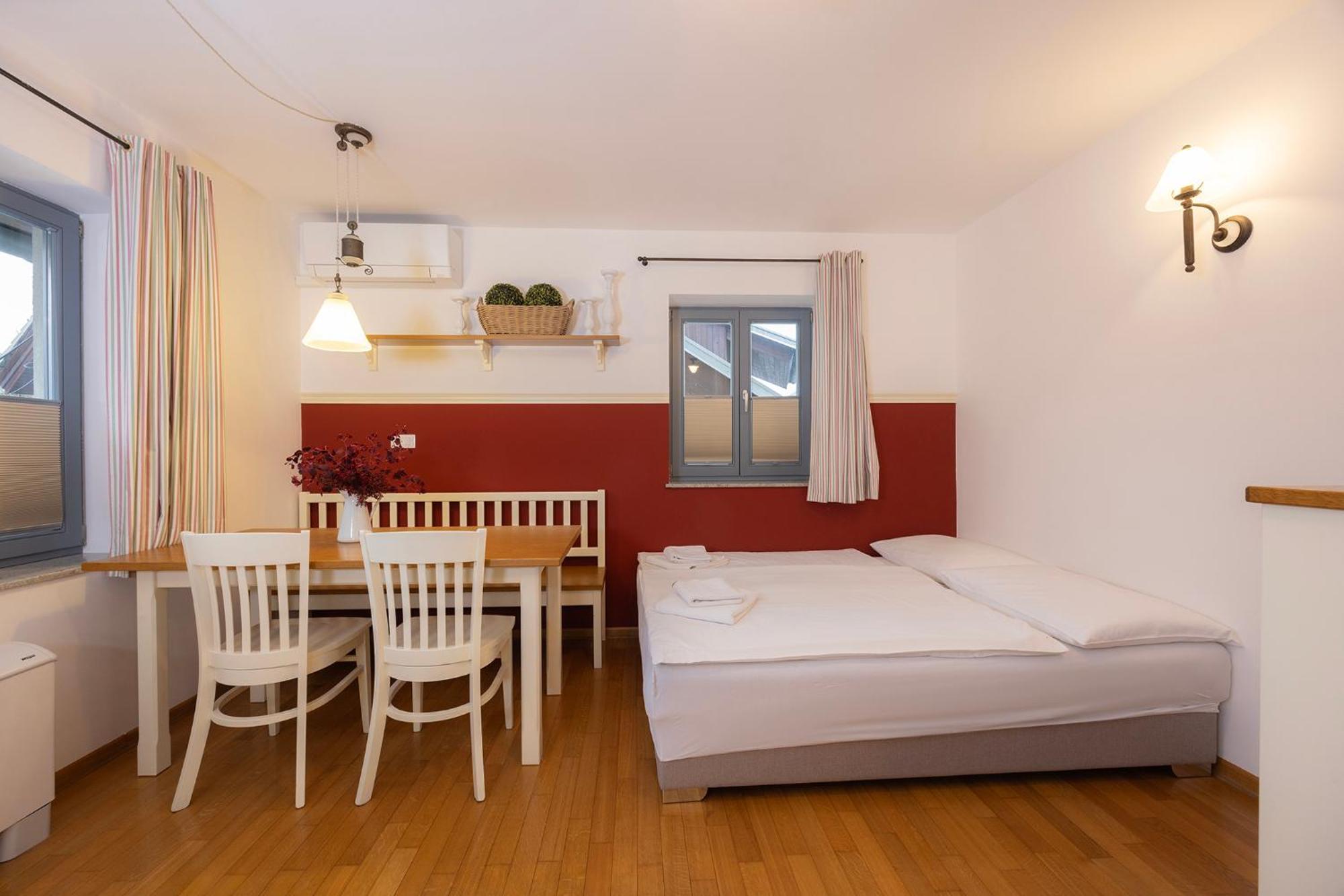 Lakeside Apartments بليد الغرفة الصورة